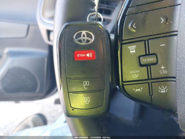 Toyota Prius Xle Awd-e Image 7