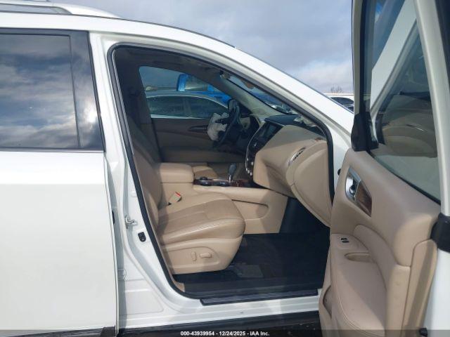Nissan Pathfinder Platinum Image 17