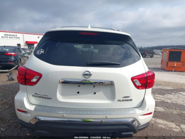 Nissan Pathfinder Platinum Image 11