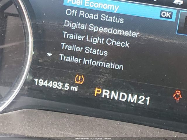 Ford F-150 Platinum Image 16