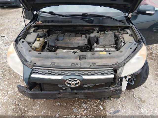 Toyota RAV4 Limited Image 7