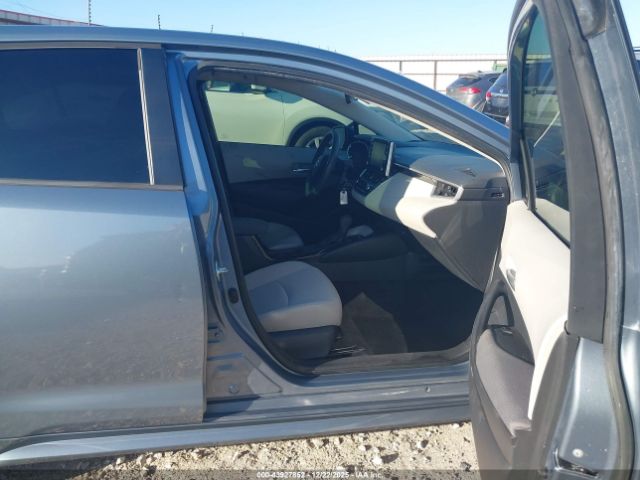 Toyota Corolla Le Image 10