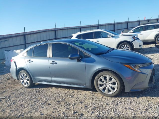 Toyota Corolla Le Image 12