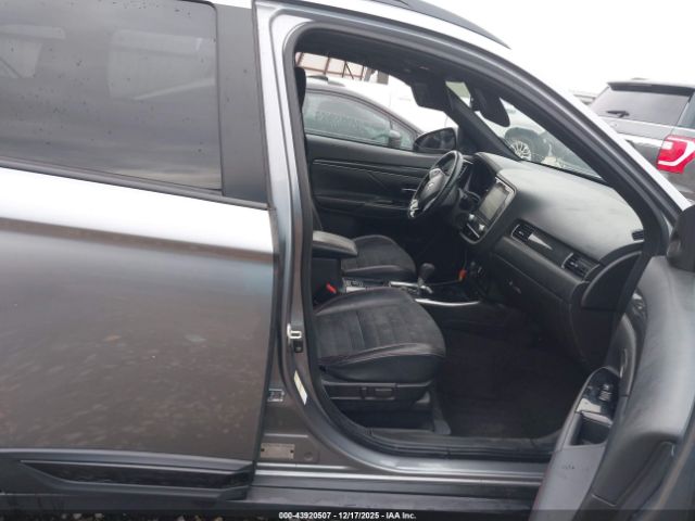 Mitsubishi Outlander Image 12