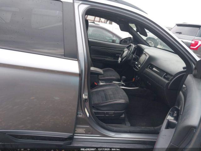 Mitsubishi Outlander Image 12