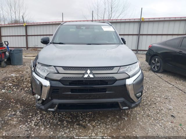 Mitsubishi Outlander Image 2