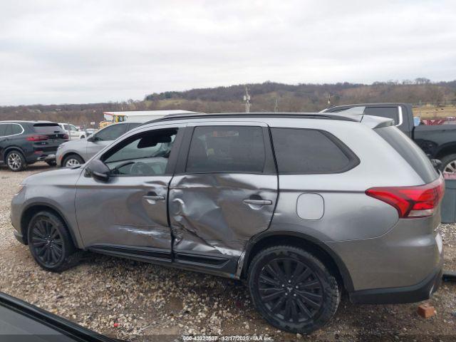 Mitsubishi Outlander Image 16