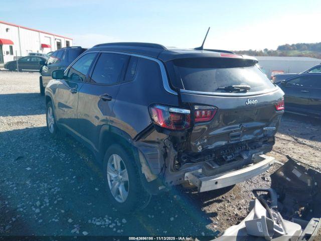 Jeep Compass Latitude 4x4 Image 9