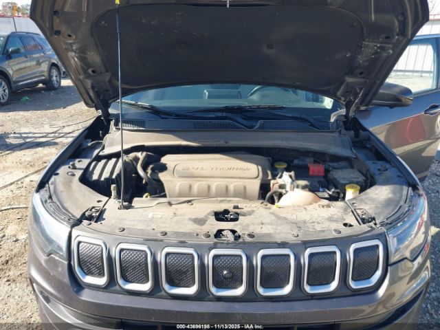 Jeep Compass Latitude 4x4 Image 11