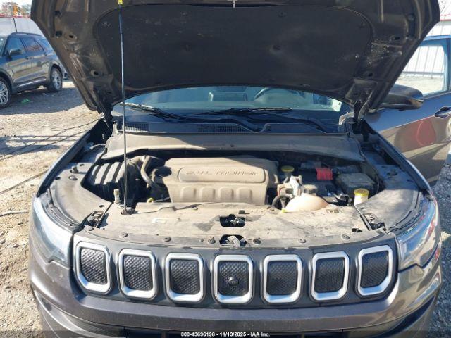 Jeep Compass Latitude 4x4 Image 11