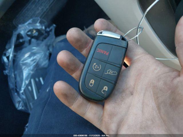 Jeep Compass Latitude 4x4 Image 2