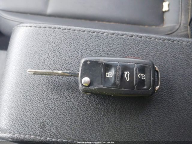 Volkswagen Beetle 1.8t Fleet Edition Image 12