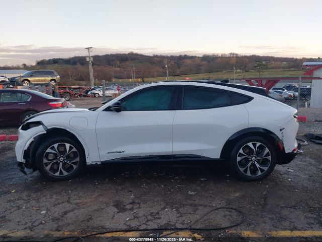 Ford Mustang Premium Image 15