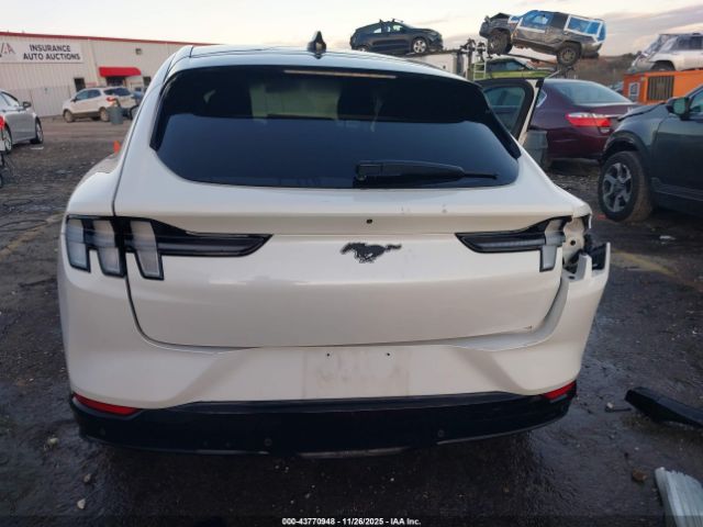 Ford Mustang Premium Image 16