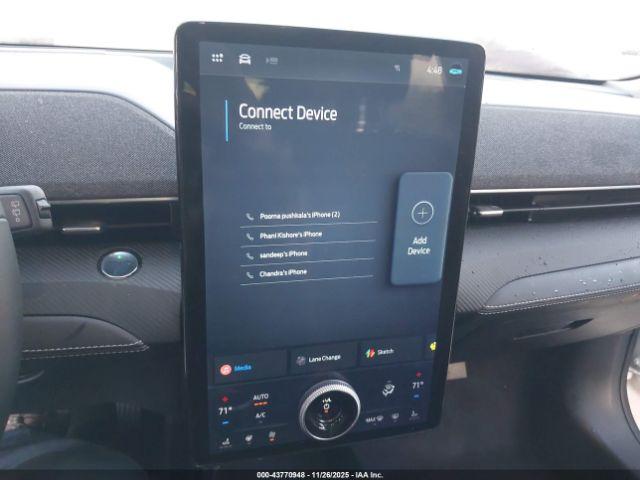 Ford Mustang Premium Image 17