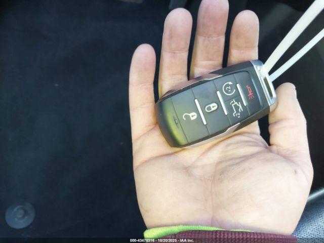 Ram 1500 Laramie  4x2 5'7 Box Image 12